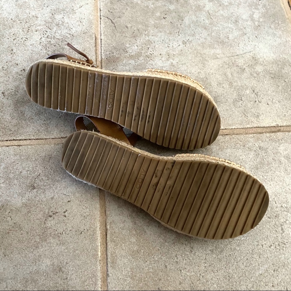 🎉Gold Glittery Espadrille Sandals 🎉 - Picture 15 of 15